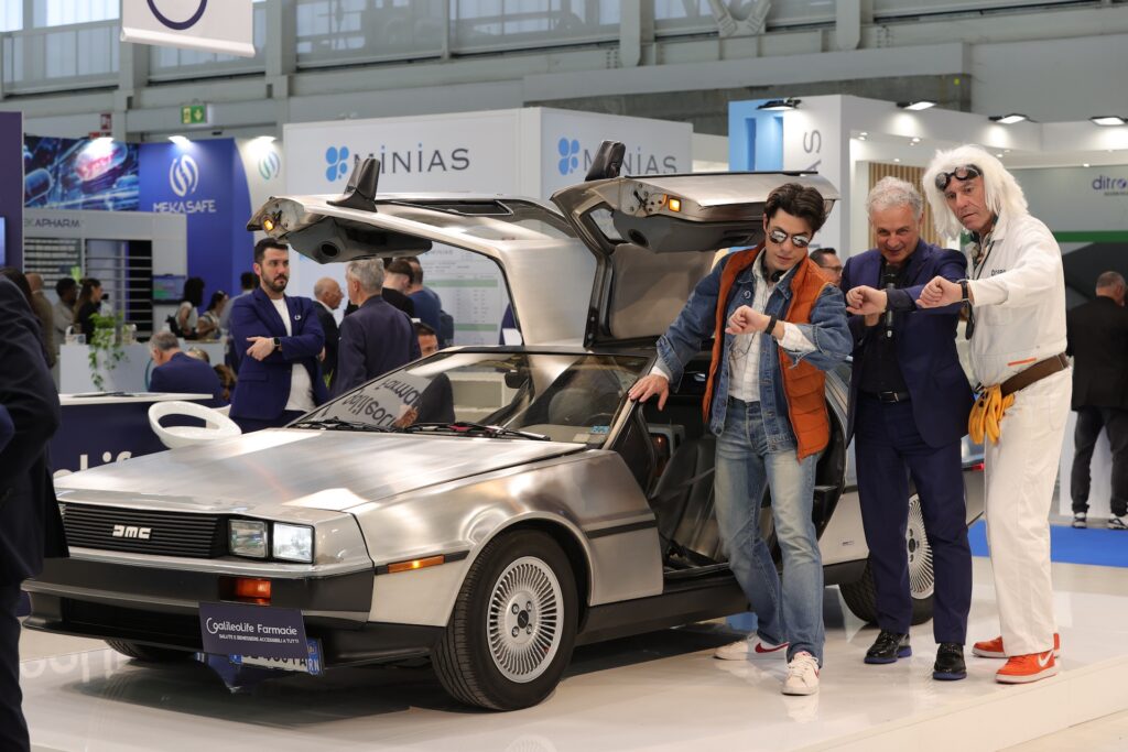 Piero Muscari e la DeLorean al Cosmofarma 2025